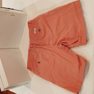 Men's Vineyard Vines breaker shorts, great for spring!! 30" waist, 8" inseam